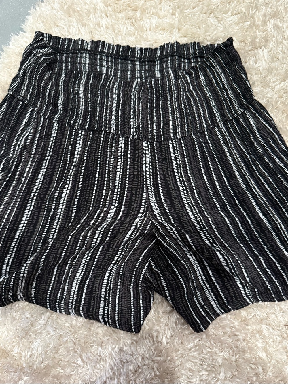 Three Dots Black & White Striped High-Waist Pull-On Shorts